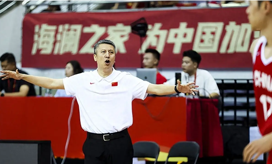 实话实说，男篮靠嘴硬是撑不起来的，还是得有周琦！远的咱们就暂且不说，就看看刚刚结