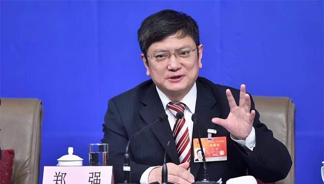 从热度空前的“强哥书记”，到偏远山区支教老师：郑强教授的再一次人生蜕变
郑强教授