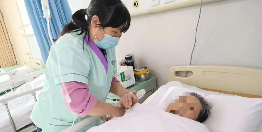 我今年53，在女人堆里，谁都没有我活的窝囊。
结婚后，我就成了家庭主妇，一天班都