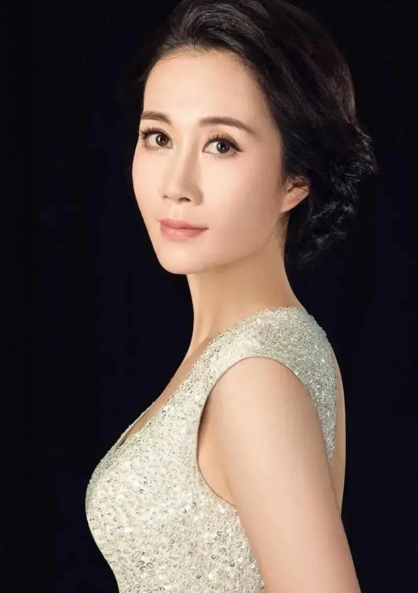 温峥嵘的家庭成员


温峥嵘

• 身份：中国内地女演员，1978年11月2日出