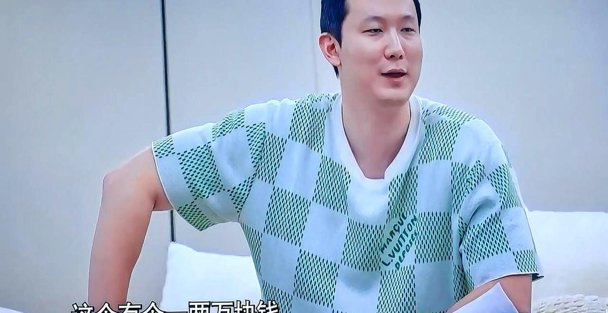 最近某档综艺里杨子和霸总的对话直接让吃瓜群众炸锅了！
当时聊到给多多生活费的话题