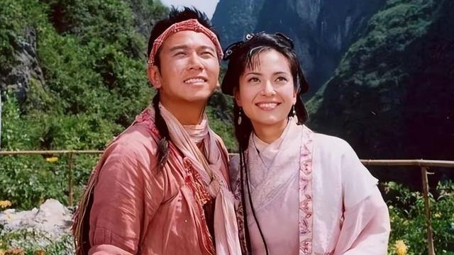 郭羡妮现状：不嫁豪门嫁农村，将公婆丈夫宠成宝，女儿落落大方