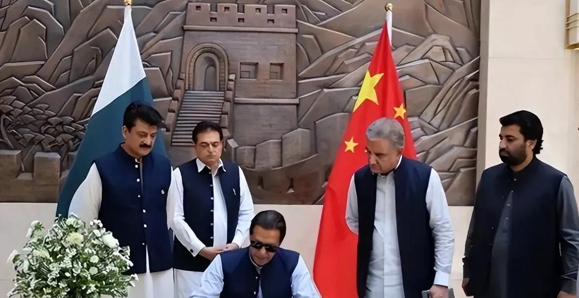 急！急！急！
巴基斯坦总理，紧急向中国求援
印度外长称、不让一滴水流进巴基斯坦