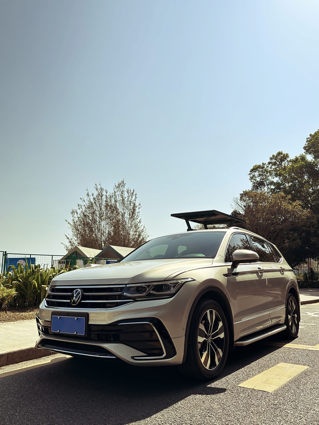 开途观的大叔
赣州兴国人在深圳。和老婆在深圳打拼了几年，终于买了心爱的小窝，也换