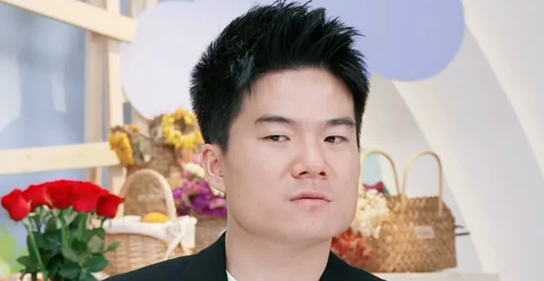 董宇辉你不配
今天看到有人黑宇辉不配主持北京范儿
说宇辉普通学校毕业学历低
