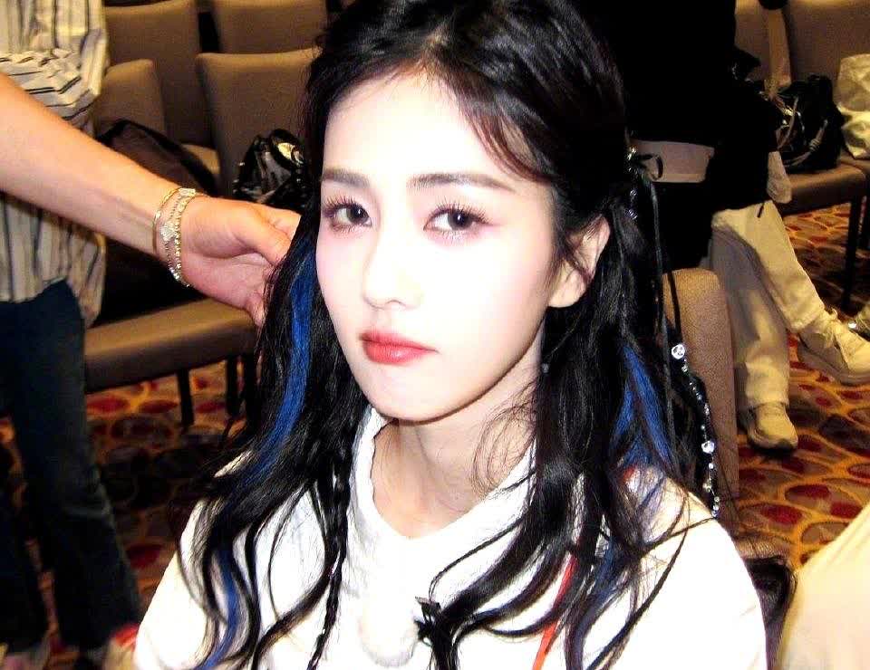 我敢说，

只要白鹿不塌房，

她去不去跑男真的不重要了，感觉现在跑男真