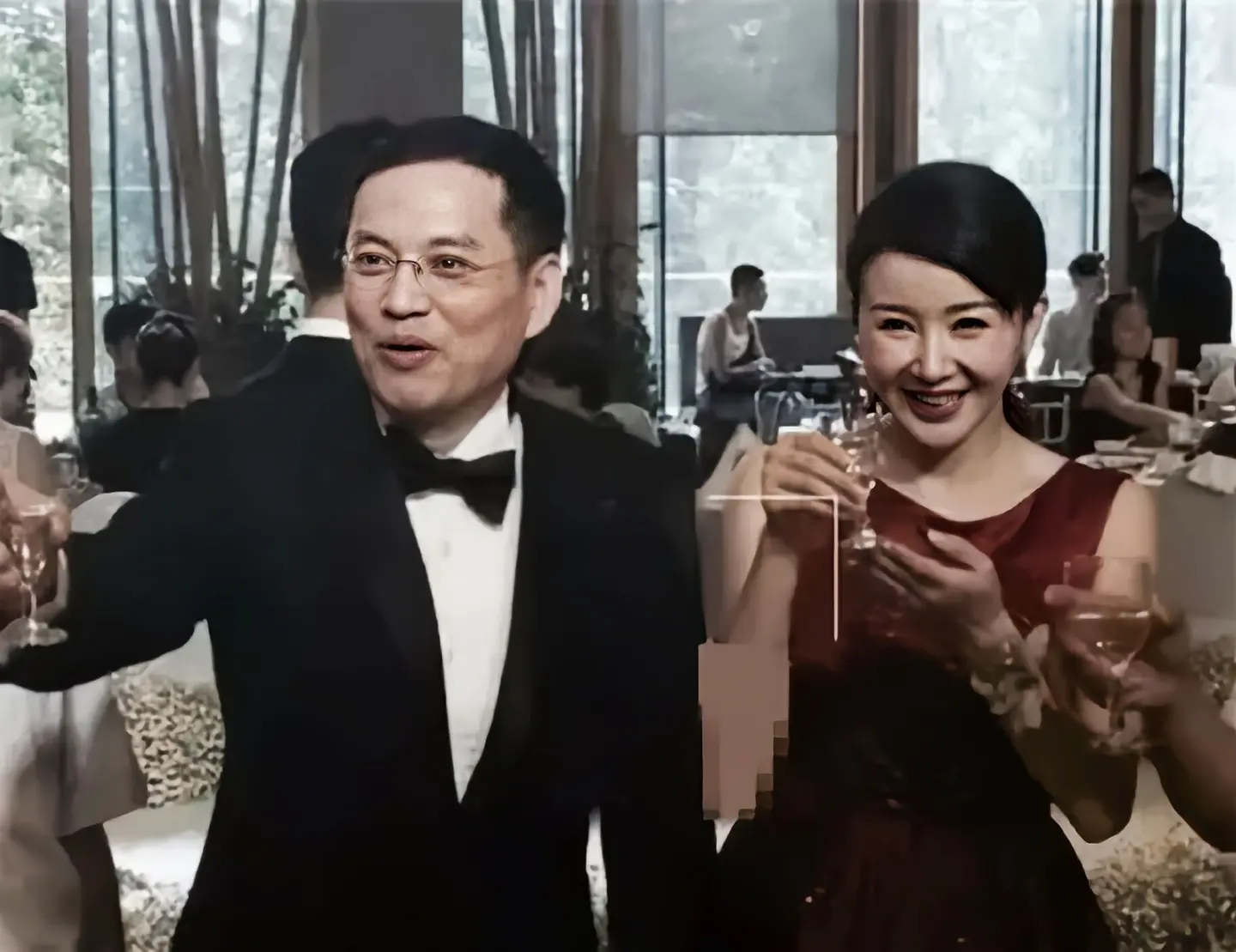 孙菲菲的人生抉择：从聚光灯到婚姻围城的思考