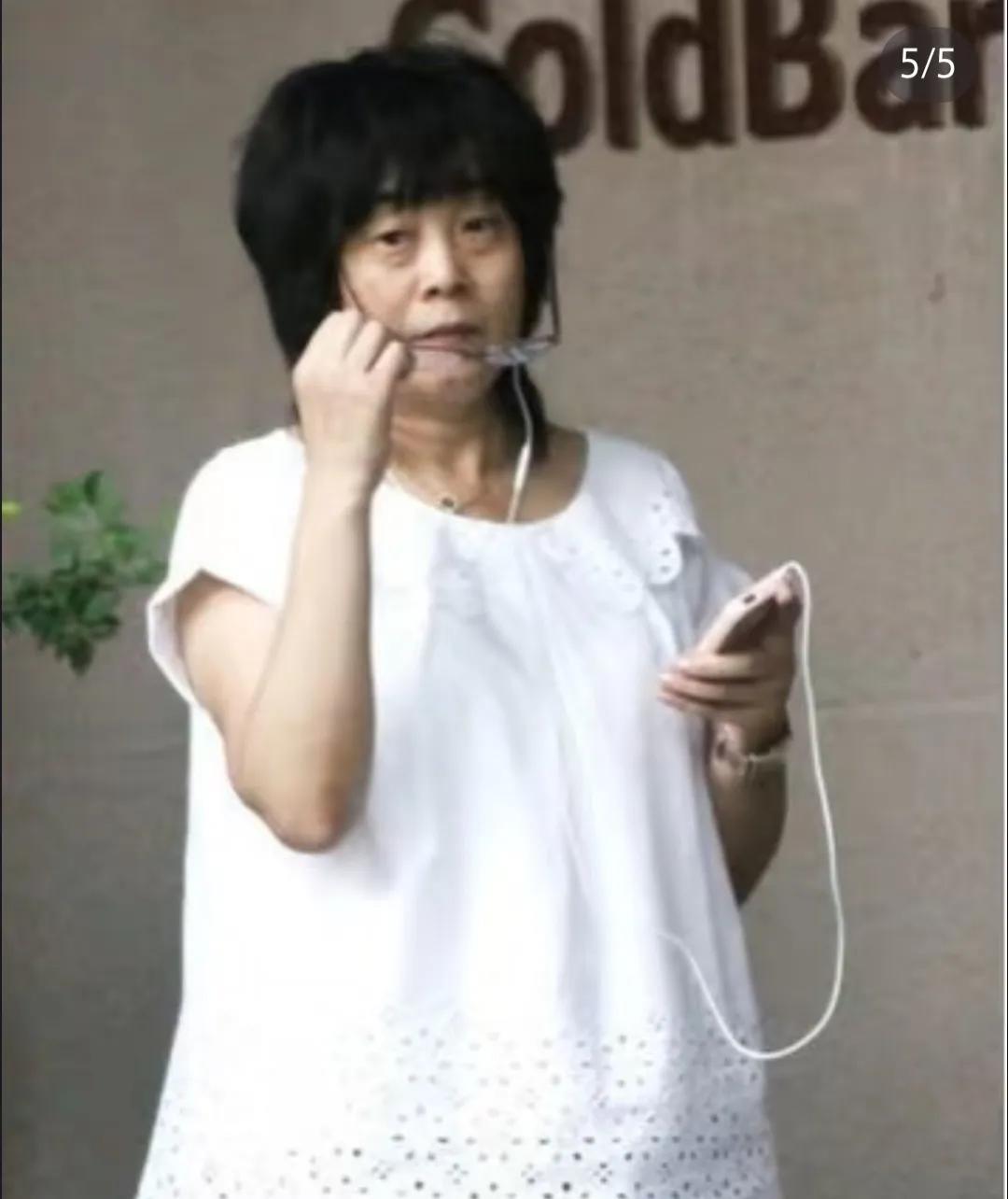 《从美术老师到“操盘手”：贺聪如何用房产赌局，让葛优家庭资产翻千倍》