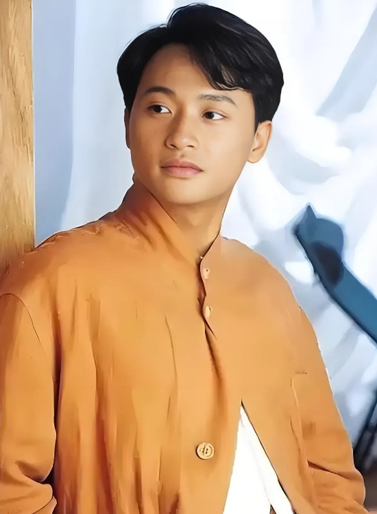 终于知道小虎队三位成员为什么就陈志朋没红起来

陈志朋作为小虎队成员出道，因长相