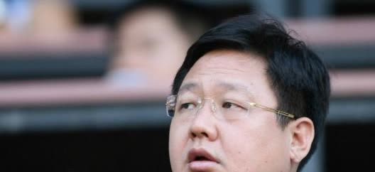 富商徐明病死狱中后，遗孀田海蓉没有选择改嫁他人，反而为他守起了节，独自将爱女抚养