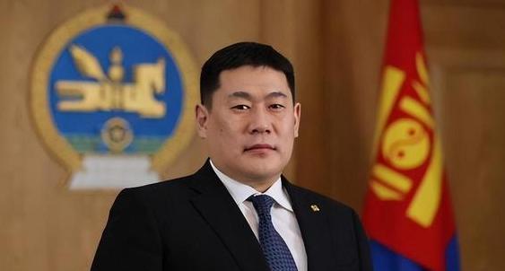 一觉醒来，中国邻国政治大变天！美国稀土计划破产？
当地时间6月3日，蒙古国议会没