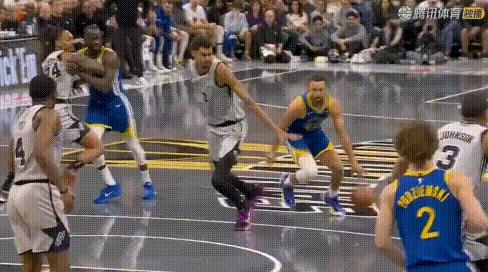 这高度差好恐怖——库里3分文班复制奥运名场面！
图1-2：文班跳起封盖这高度，球