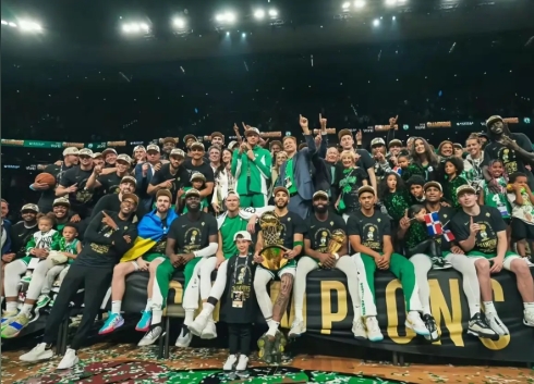 四方交易降税+补强
首先说明，不确定多方的交易限制，仅以薪资和球队需求计算可行性