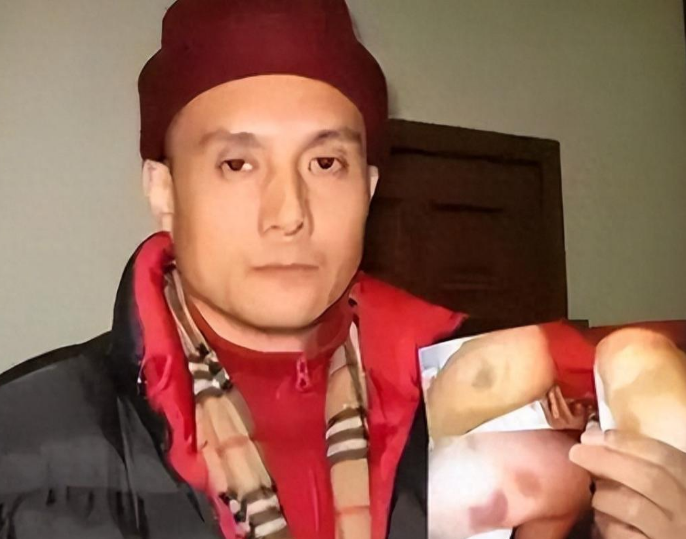 曾被谢霆锋打成重伤，发妻6次流产绝情离开，如今街头卖卤肉为生！王伯昭因《西游记》