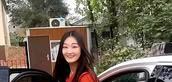 陈亚男回曹县了，想嫁人并不难，但问题在于她看不上普通人。她一心想要找个有钱的，毕