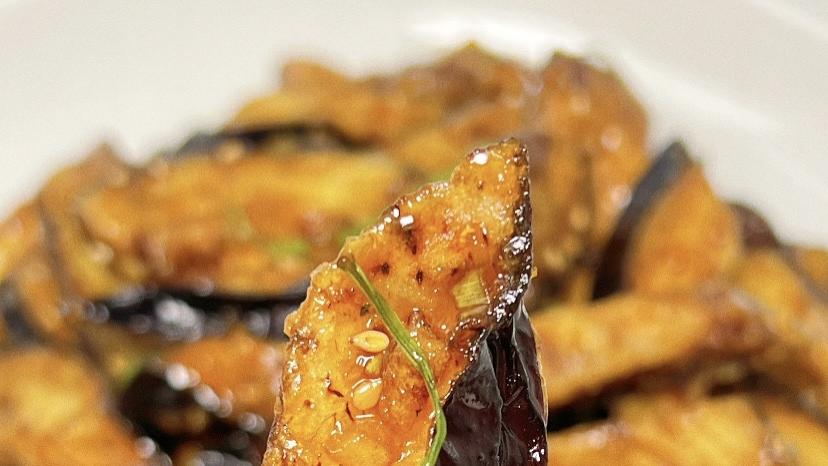 风味茄子：外酥里嫩，酸甜微辣，家常做法轻松掌握