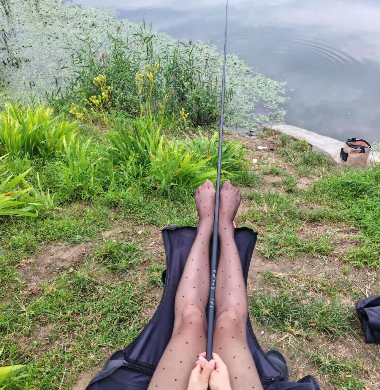 天凉快了，可以钓鱼🎣了