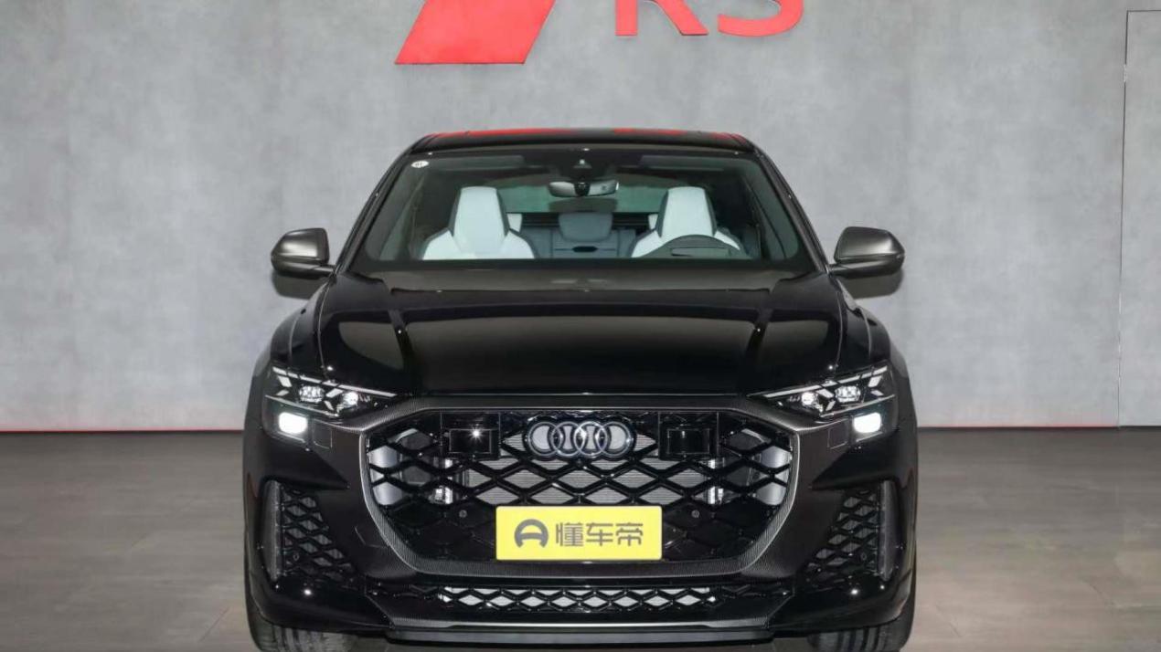 奥迪RS Q8 45周年纪念版上市，售172.48万元，外观更激进，限量20辆