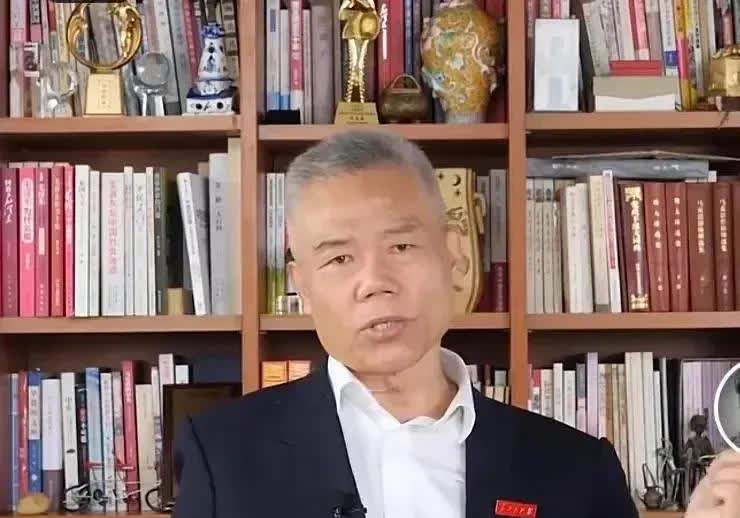 司马南也敢偷税漏税
真的不敢相信
满口仁义道德
伪装侠骨集睿智于一身
笑