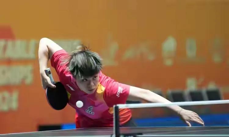 乒乓球瑞典大满贯赛，王艺迪以11-3、11-5、11-7横扫华裔曾尖，下轮对阵日