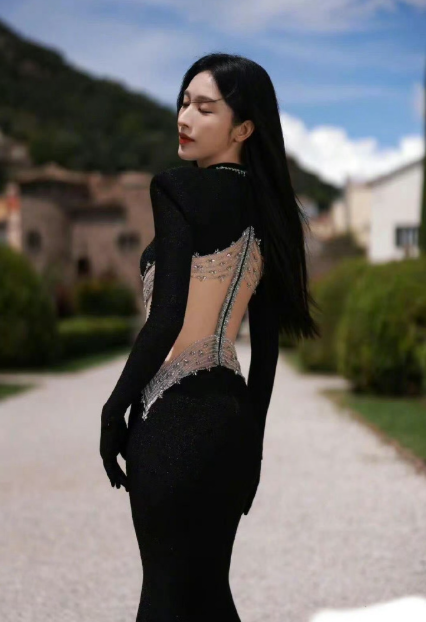 41岁的张俪太美了！在塑形方面更是一绝！“背薄一寸，年轻十岁”