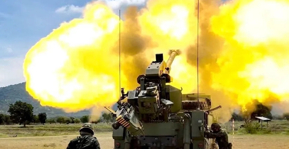 当前泰柬局势确实异常复杂，然而令人意外的是，泰国国王玛哈·哇集拉隆功和柬埔寨国王