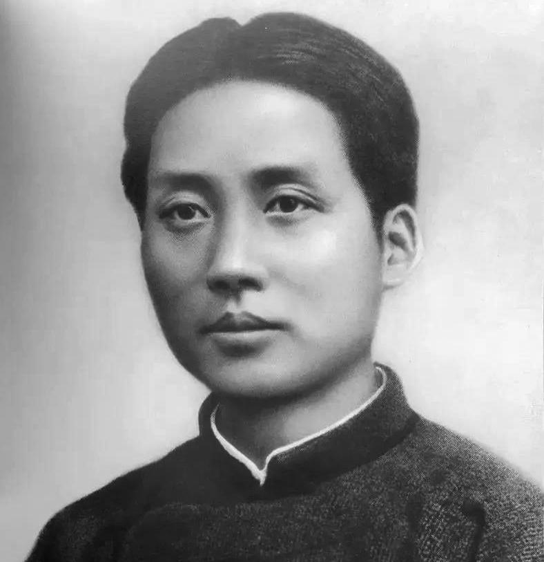 《毛主席100问》——第6个问题：毛主席为什么没有参加五四运动？
五四运动爆发前