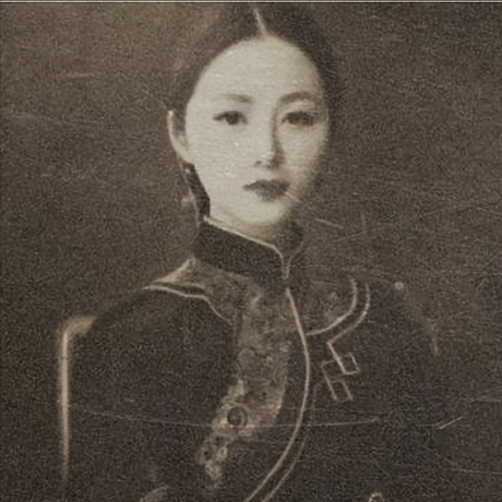 1900年，慈禧第一次见周莹便问：“你有丈夫吗？” 30岁的周莹回答：“我已经守