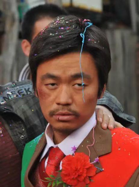 说真的
其他人没获奖没什么感觉
看到王宝强站起来跟大家打招呼
最后没有获奖
真的