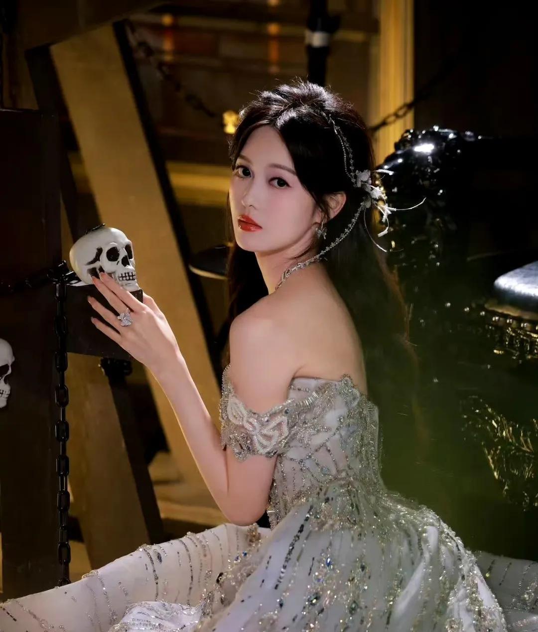 #陆婷玉和SM的缘分也太妙了吧#  原来陆婷玉和SM还有这层渊源！有粉丝扒出她几