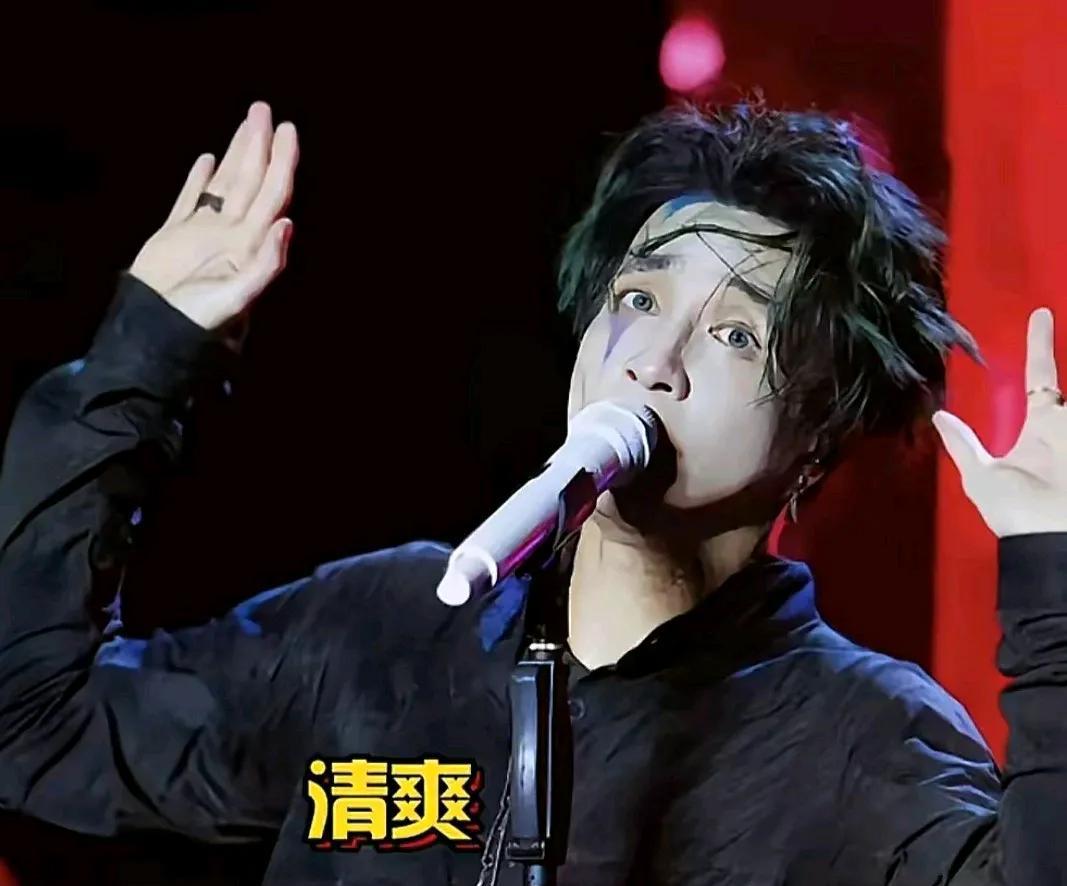 没有在广东能保持“美丽”？
老薜不行，烟熏妆变活生生的阿漂！
王一博去广西也不行