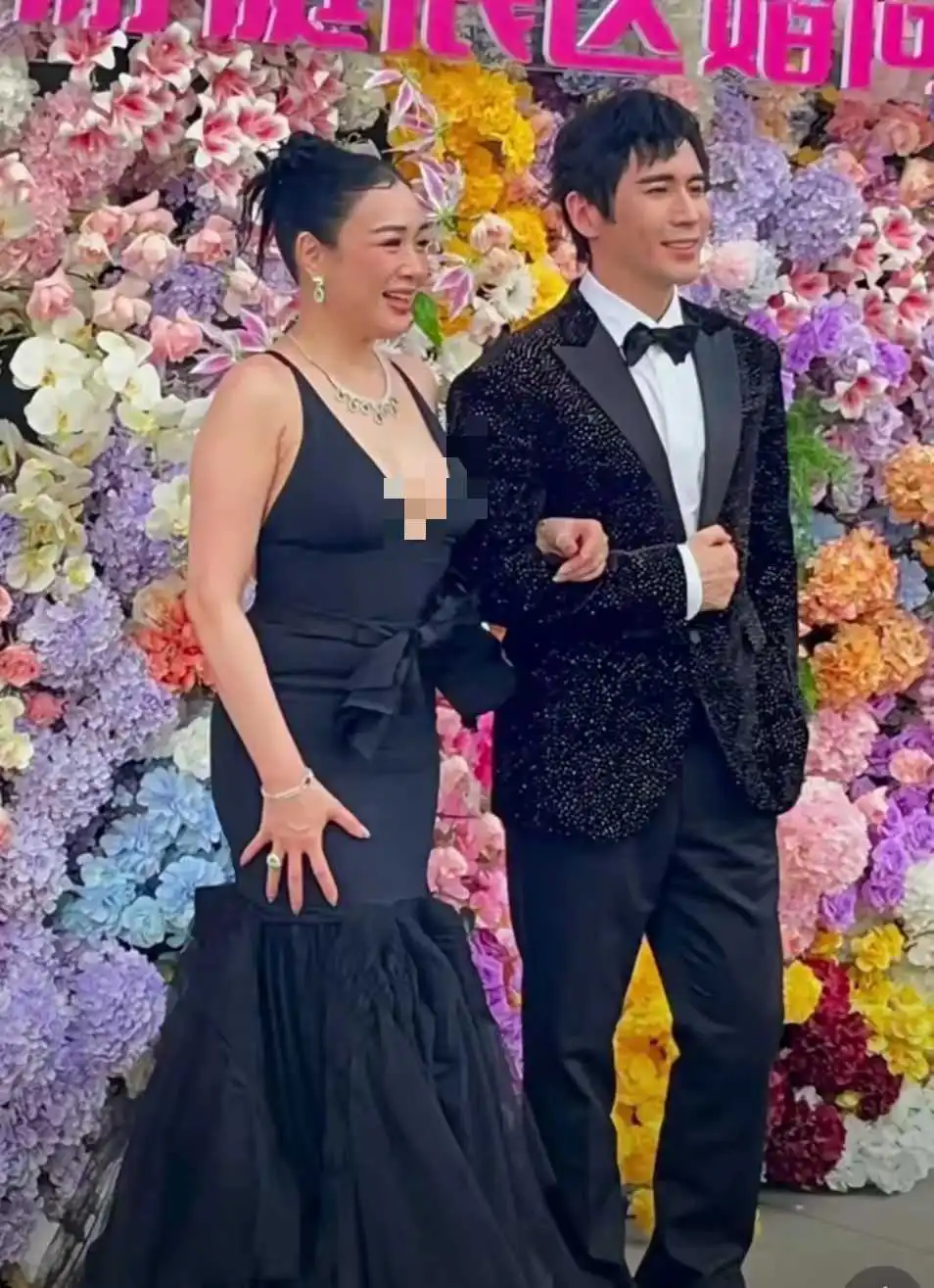 钟丽缇的美人鱼身材绝了
