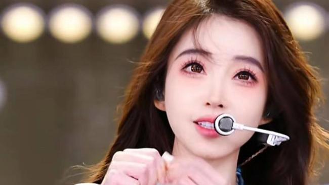 网红冯提莫复播首秀观看人数超10万，被曝1分钟视频报价55万