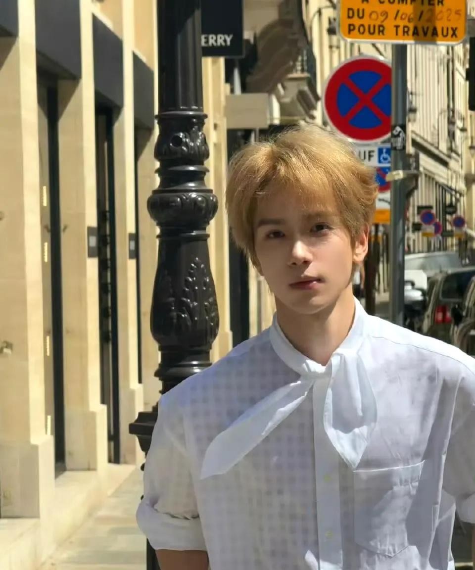 #余承恩你怎么把我落下了# @余承恩
宝子！这次征战巴黎时装周，你的物料简直多到