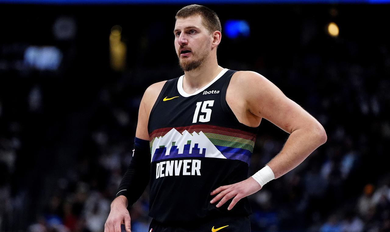 本赛季的常规赛MVP大概率又是约基奇的！
约基奇真的太强了，得分，篮板，助攻样样