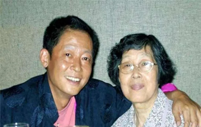 王志文是妈宝男还是孝子











我的天哪！这也太感人了吧！王志文的