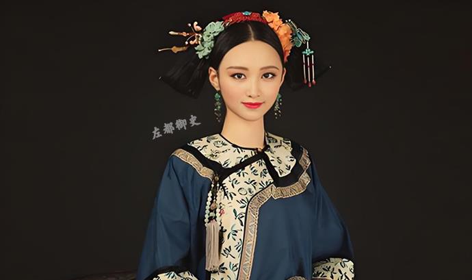 陶澍担任两江总督时，有一次请同僚吃饭，他的夫人黄氏亲自下厨，众人亲见她右手有一个