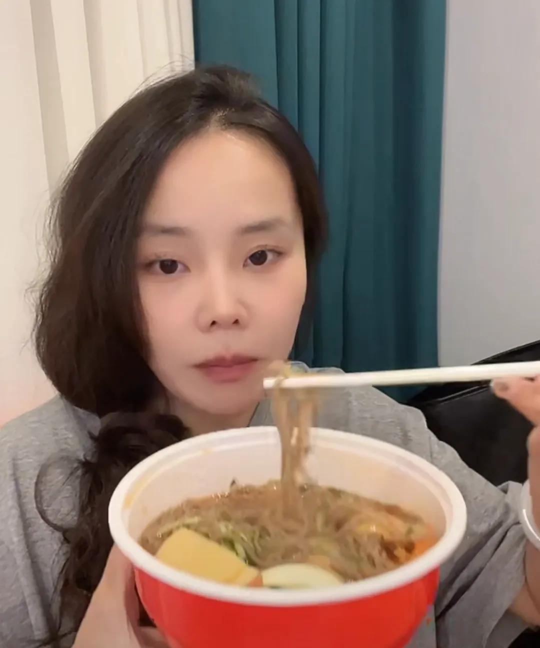 小熊真是厉害，开完会三天了，还在京北玩，太有闲情逸致了！
今天一早五点多，准备出
