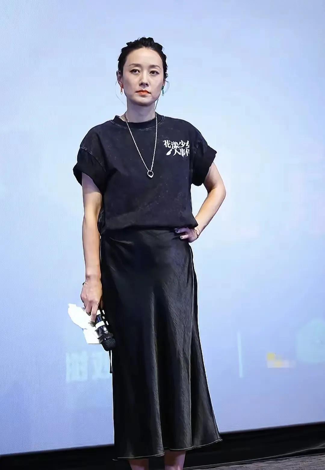 看了马伊琍小肚子的照片
我默默做了一个决定
不是要去医美，也不是要去减肥，而是有