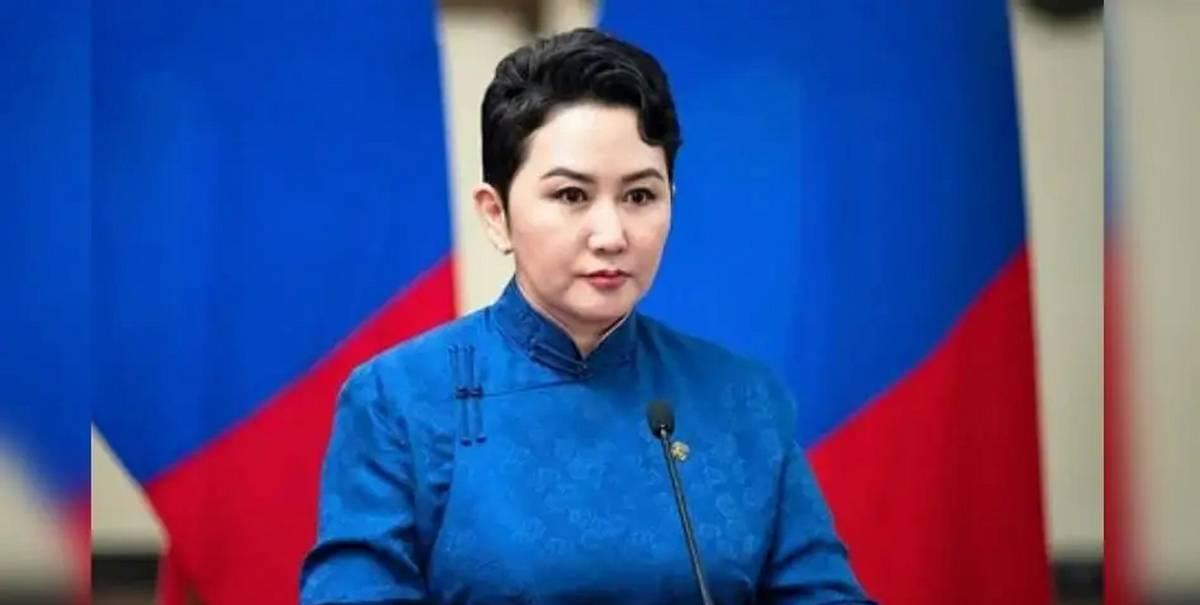 蒙古女外长巴特策策格的奇葩言论，彻底让蒙古经济疼了一次！从2025年1月到5月的