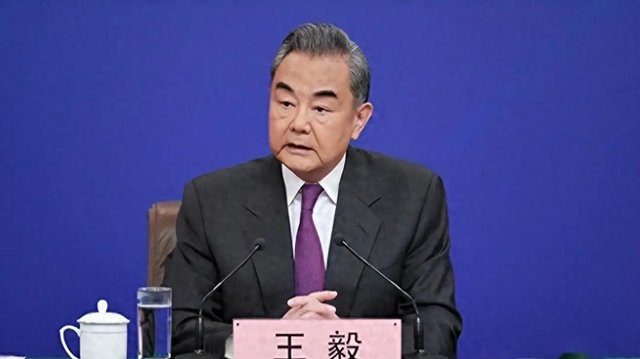 王毅定调台湾省，台突射演练，大陆 24 小时舰机抵近锁台！