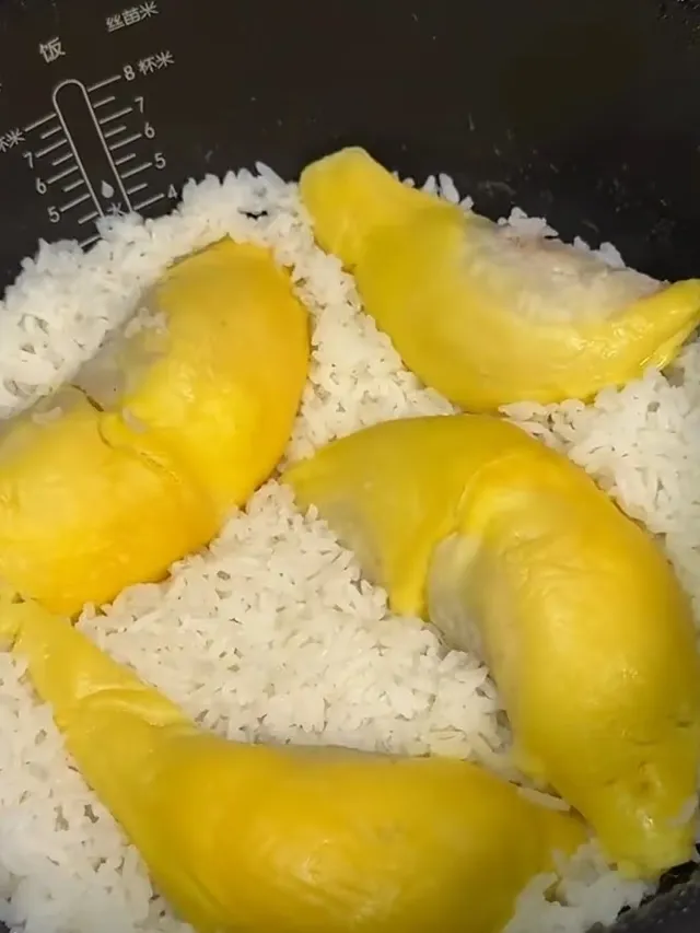 求问这美食的产地在哪？名字是什么，看着就想吃
