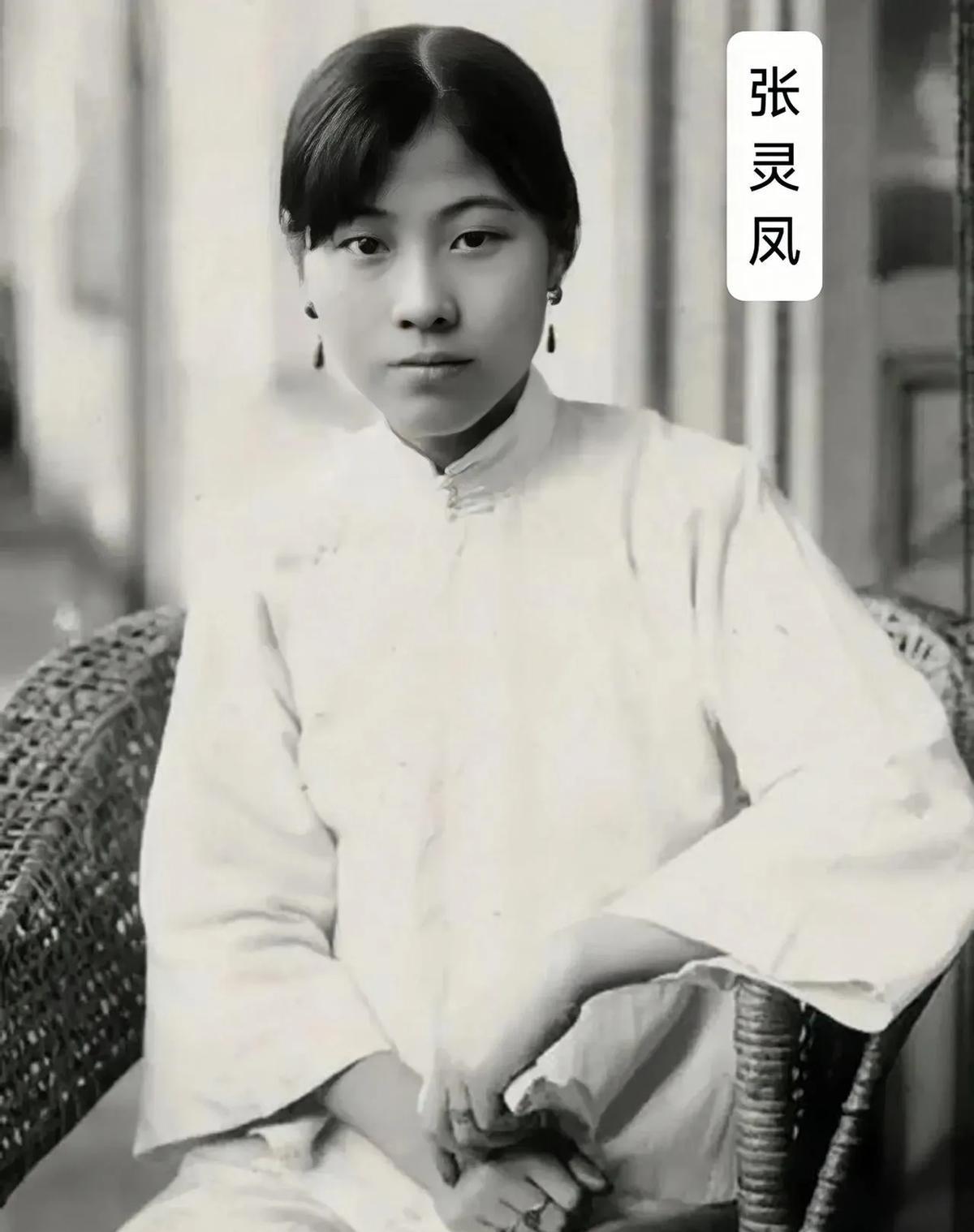 1974年，90岁杨森迎娶17岁年轻漂亮的张灵凤。洞房之夜，张灵凤大哭：“你娶了