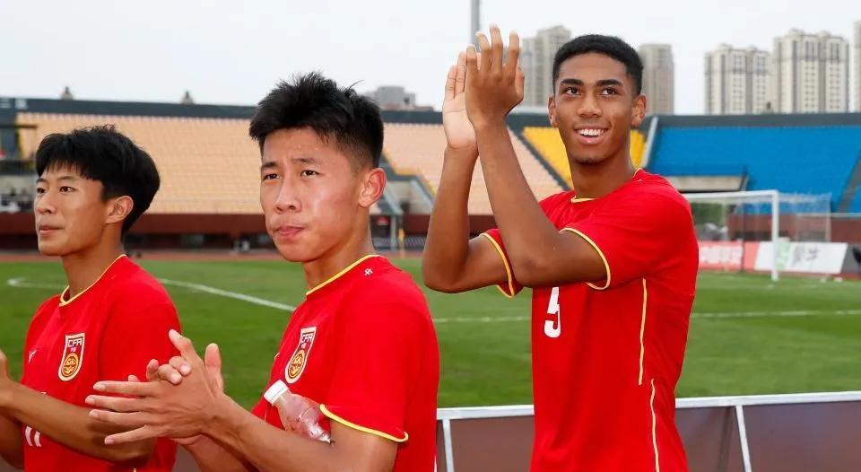 U20国足和U17国足都存在头重脚轻的问题，两支球队出的有点潜力的球员，全都是进