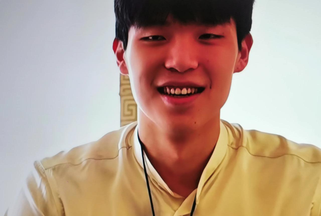 杨瀚森，雏鸟变雄鹰，我要飞
杨瀚森，出发之前的准备，真像一场新人秀，青涩又激动，