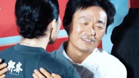 从跑龙套到影帝，他为何仍不被圈内接纳？