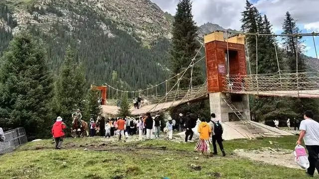 大美新疆 血色夏塔：5分钟断桥，29人坠河！谁在摇晃网红景区的安全底线？