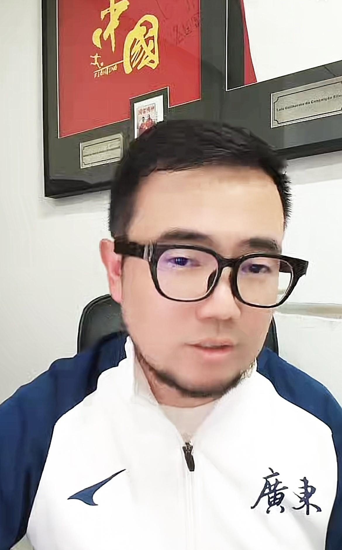 媒体人潘伟力爆料，归化球员李可跟国家队的缘分已经到头了，国足集训的老球员，都是反