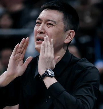 辽宁男篮主教练杨鸣谈球队惜败山东，他表示：连续几场比赛都是惜败，可能是给球员压力