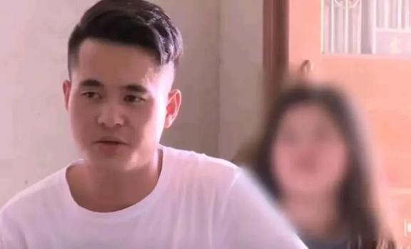 1989年，为了补贴家用，已经订婚的19岁女儿南下打工，从此杳无音讯。31年后，